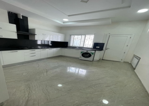 A vendre a Hammamet zone théâtre une villa s+4 - Bien immobilier à {"id":16,"country_id":219,"name":"NABEUL","slug":"nabeul"} - Image 3 - Agence Immobilière Maison Plus Elite