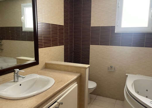 A louer à l’année au LAC 2 un spacieux appartement - Bien immobilier à {"id":23,"country_id":219,"name":"TUNIS","slug":"tunis"} - Image 4 - Agence Immobilière Maison Plus Elite