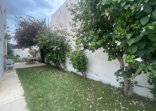 A vendre à Hammamet une villa S+4 de 300m²/440m² d - Bien immobilier à {"id":16,"country_id":219,"name":"NABEUL","slug":"nabeul"} - Agence Immobilière immo\'in
